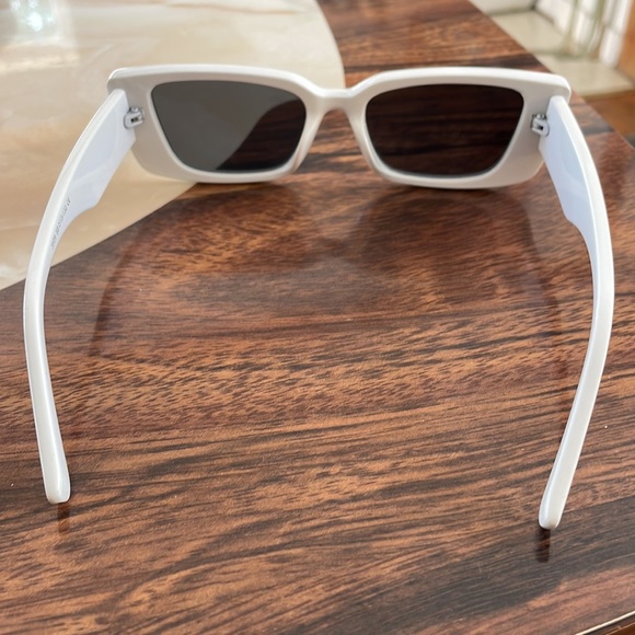 Retro sunglasses - Picture 3 of 5